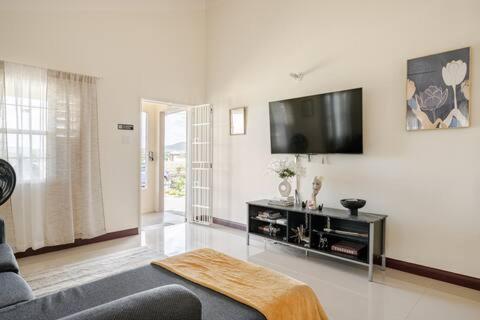 Bellarose At Colbeck ,Gated With Pool, Stylishly Modern Villa Old Harbour Dış mekan fotoğraf